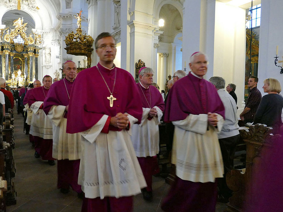 Abschlussvesper der Bischofskonferenz mit Austeilung des Bonifatiussegens (Foto: Karl-Franz Thiede)